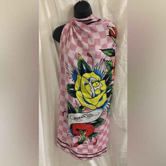 Ed Hardy pink white checkered iconic Ed Hardy red rose florals scarf shawl new - Picture 13 of 15